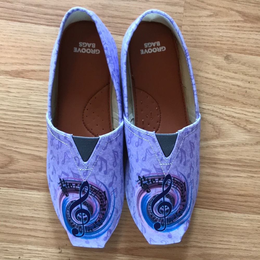 NWOT- Groove Bags shoes